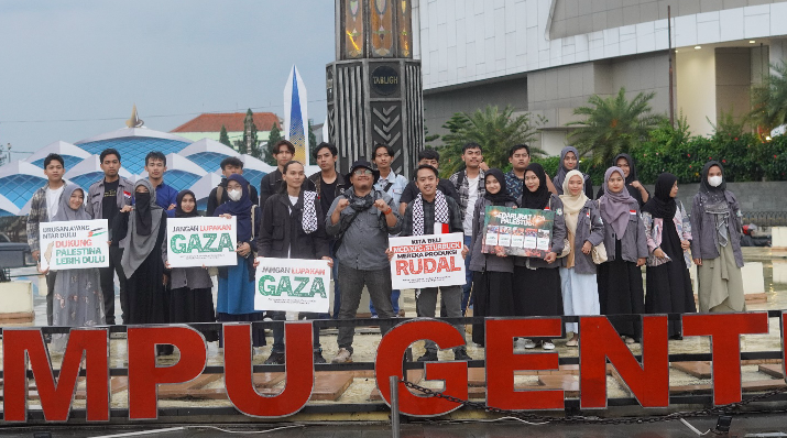 Puluhan Pemuda Gelar aksi "Menolak Lupa Merawat ingatan"Untuk Bela Palestina